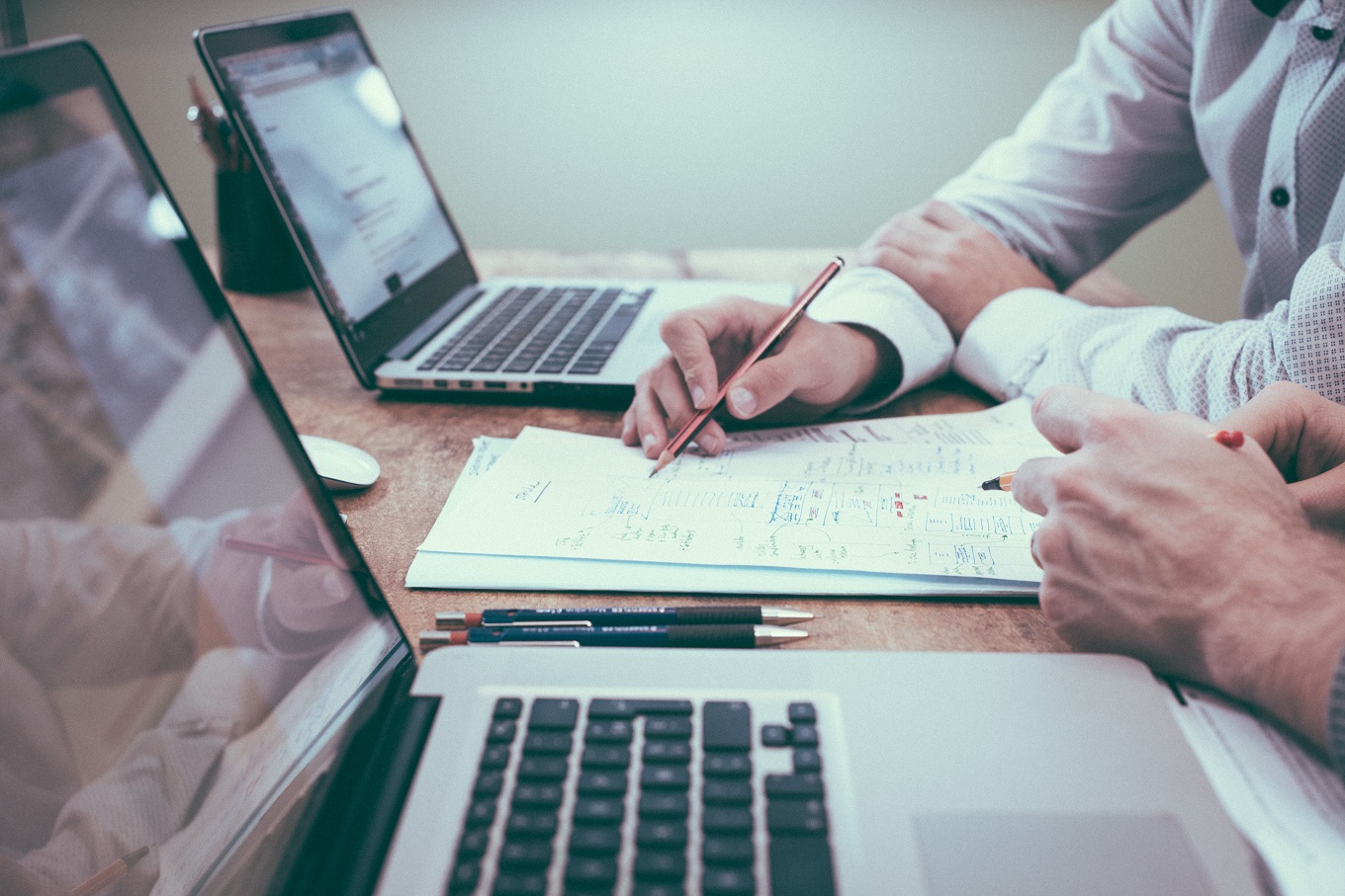 Marketing afiliacyjny vs MLM: Czym się różnią?