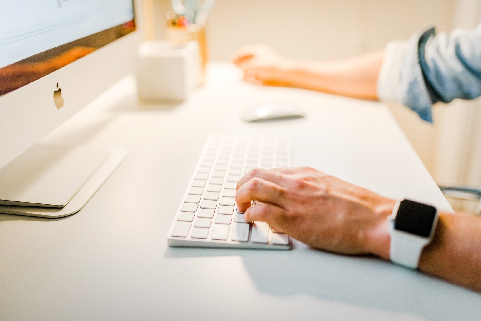 Szablony zimnych e-maili i follow-upów dla afiliantów