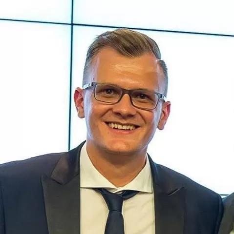 Profile photo of Philipp Zurawski from their company